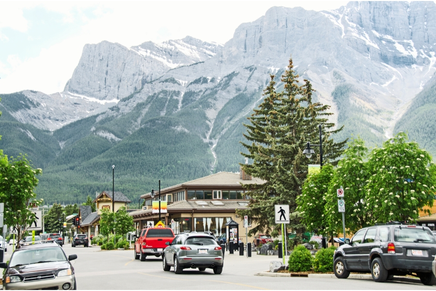 Renting a Car in Canada vs Public Transport