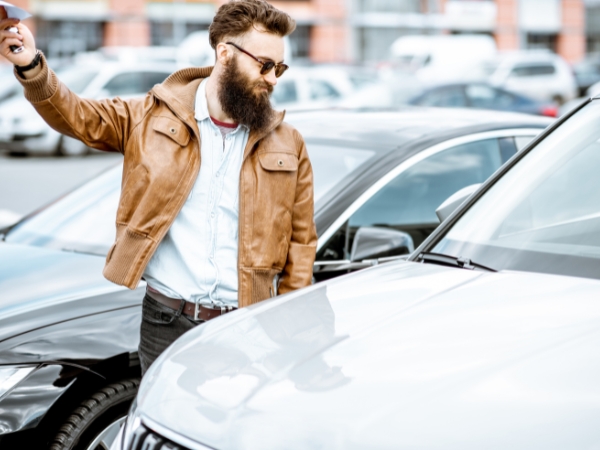 Seven-Seater vs Two Smaller Cars for Family Holiday in Canada